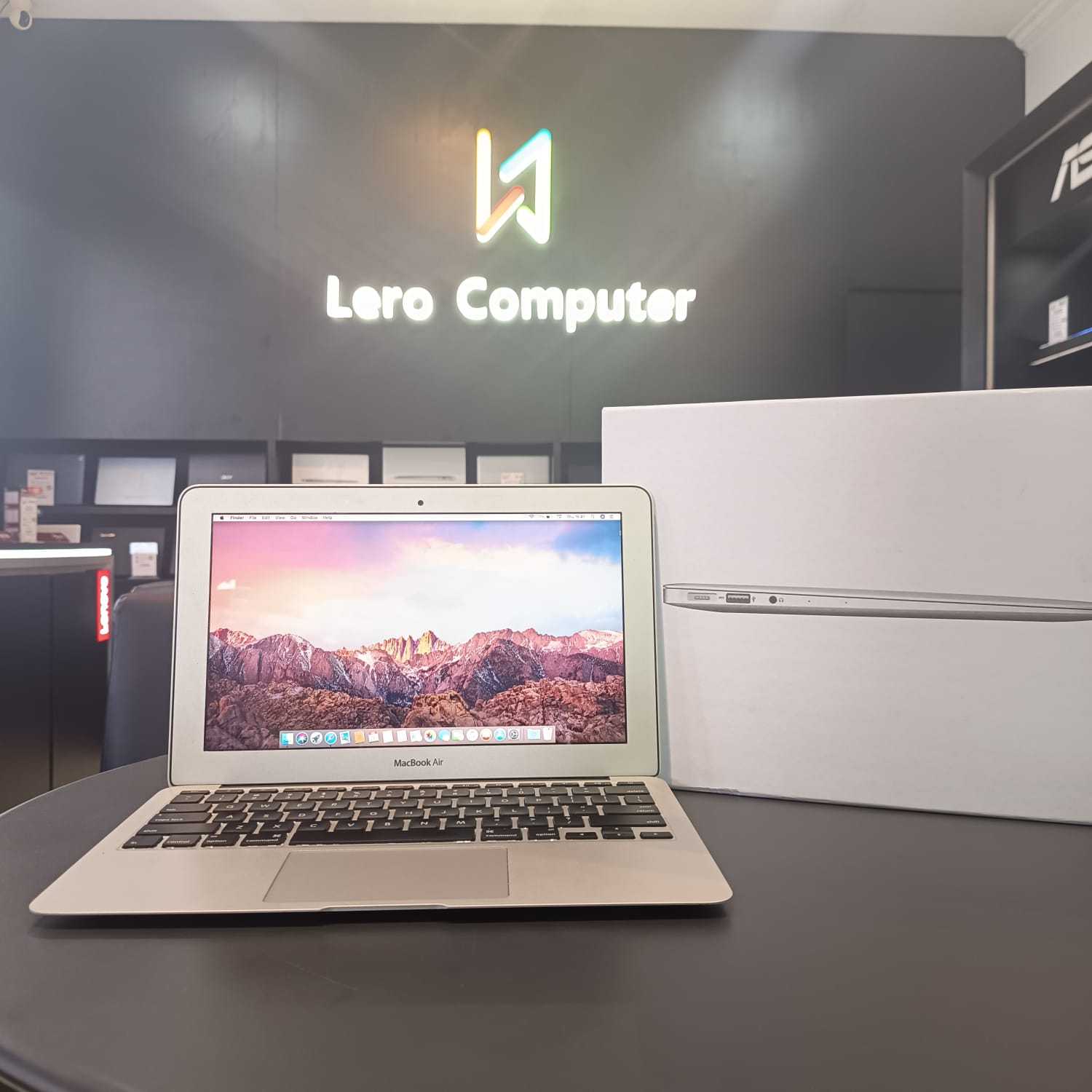 Macbook Air 2011 Intel Core i5  Ram 4GB SSD 256GB Display 11 Inch Mac Os High Sierra FullSet