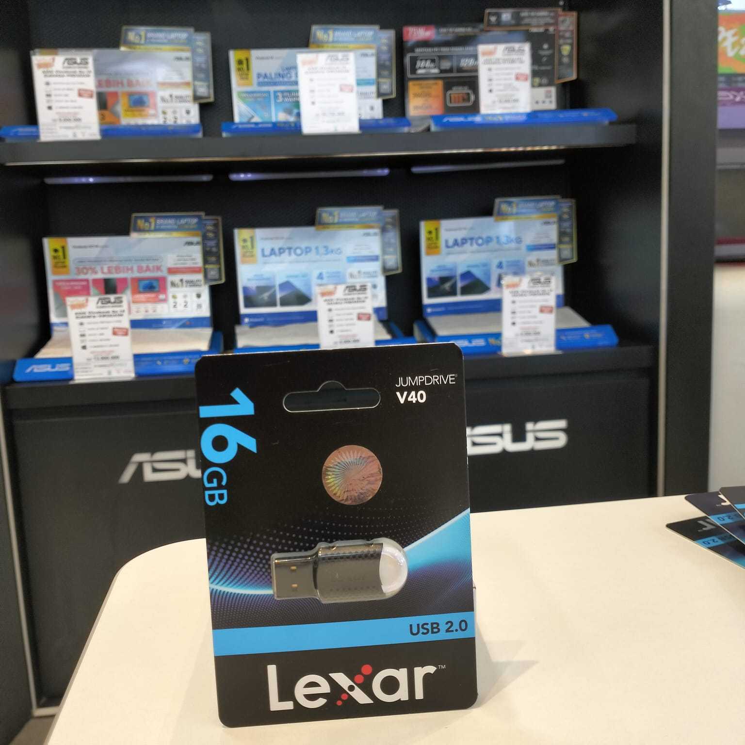 Flashdisk Lexar JumpDrive v40 16Gb