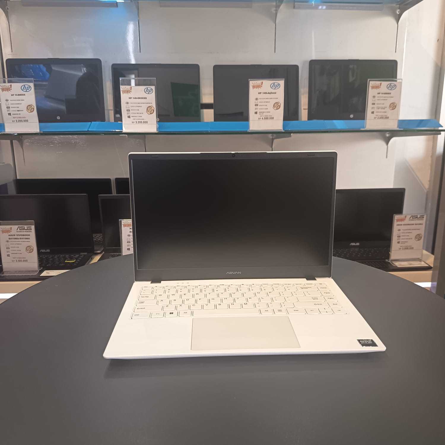 ADVAN SOULMATE X1 L25D-DALI AMD ATHLON 3020e RAM 4 GB DDR4  SSD 128GB WINDOWS 11