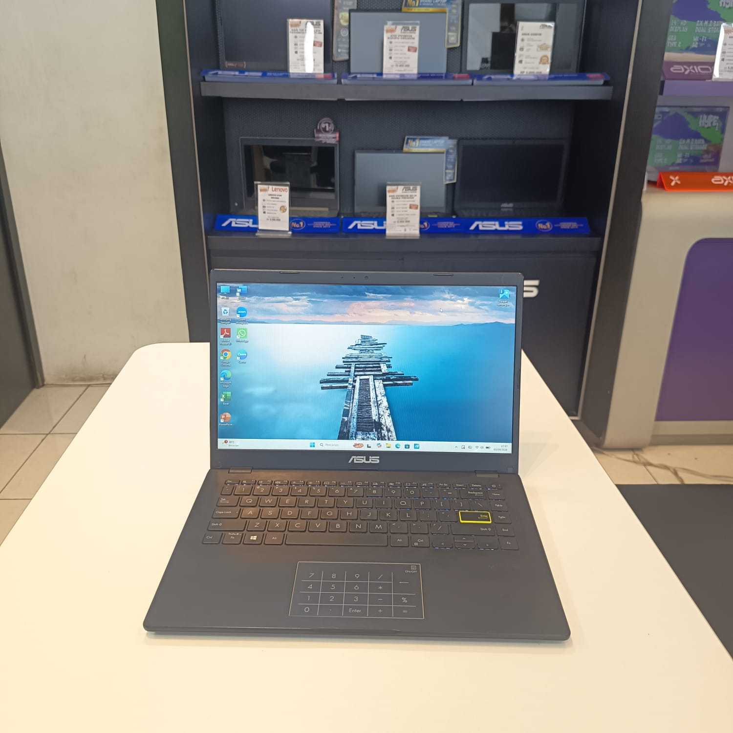 ASUS VIVOBOOKE410MAB_E410MA INTEL CELERON N4020 RAM 4GB DDR4 SSD 512GB NVMe W 11 HOME  Kelengkapan Unit+Charger 