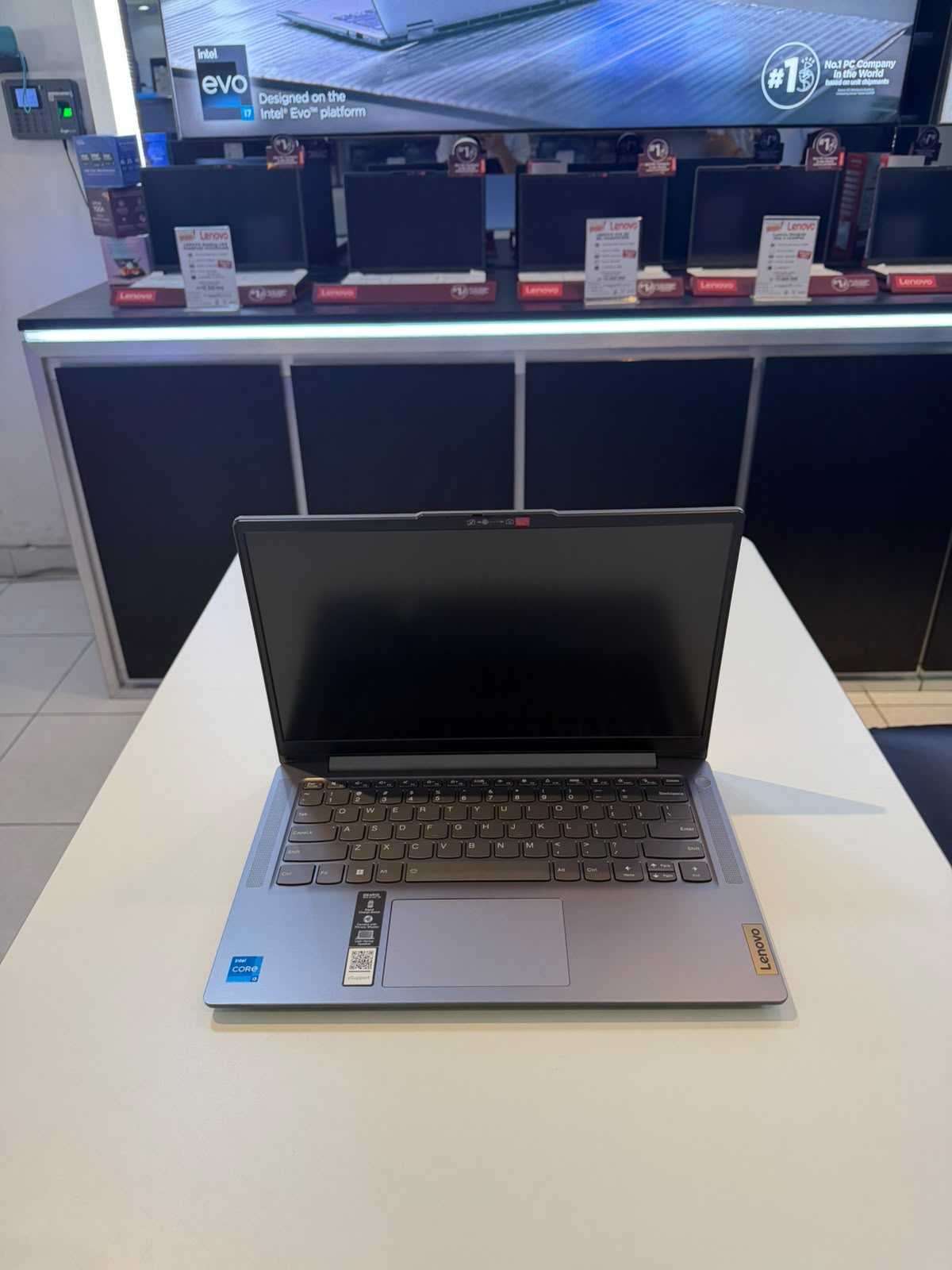 LENOVO IdeaPad Slim 3 14IRU8-82X6006QID Intel Core i3 1315U 8GB LPDDR5 512GB W11 HOME + OHS 2024 