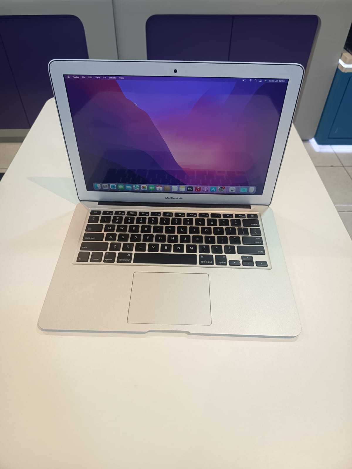 Macbook air 2015 Display 13,3 inch Dual core intel cor i5 Ram 4 GB Ssd 120 GB MAC OS