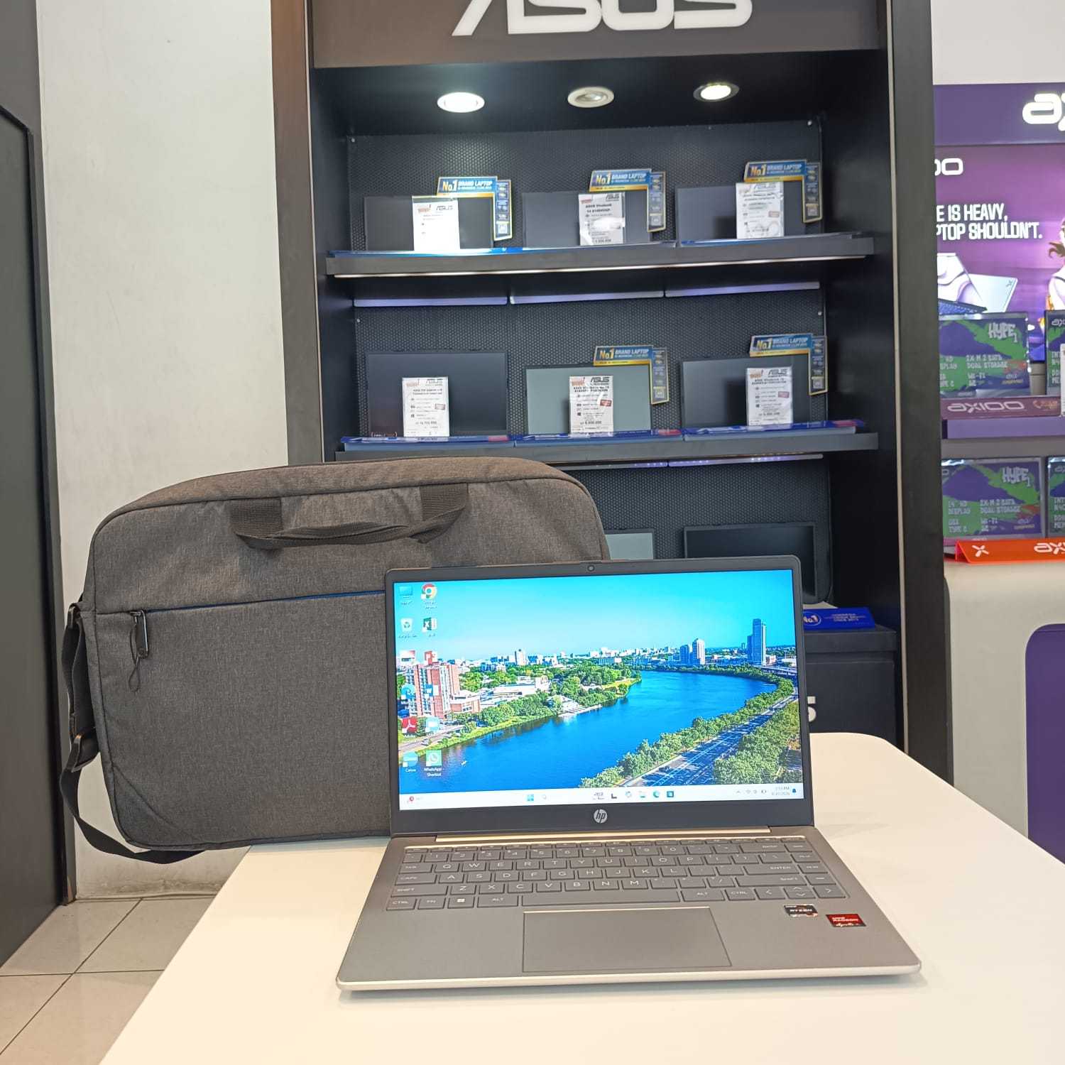 LAPTOP HP 14-em0xxx AMD RYZEN 3-7320U RAM 8GB  SSD 512GB W11 KELENGKAPAN UNIT,CHARGER,TAS
