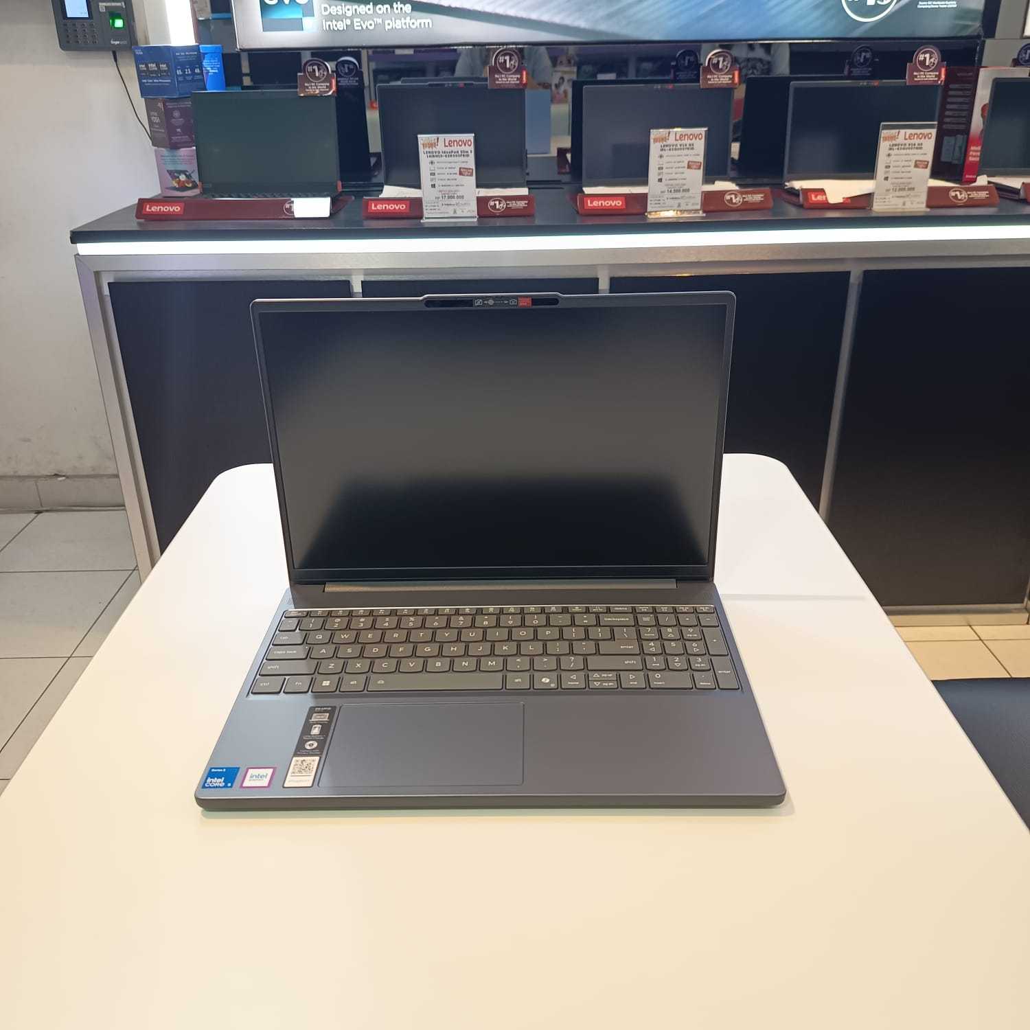 LENOVO Ideapad Slim 3 15IWC11-BRR007VID Intel Core 5 320 RAM 16GB JDR5 512GB W11 Hame + OHS 2024 