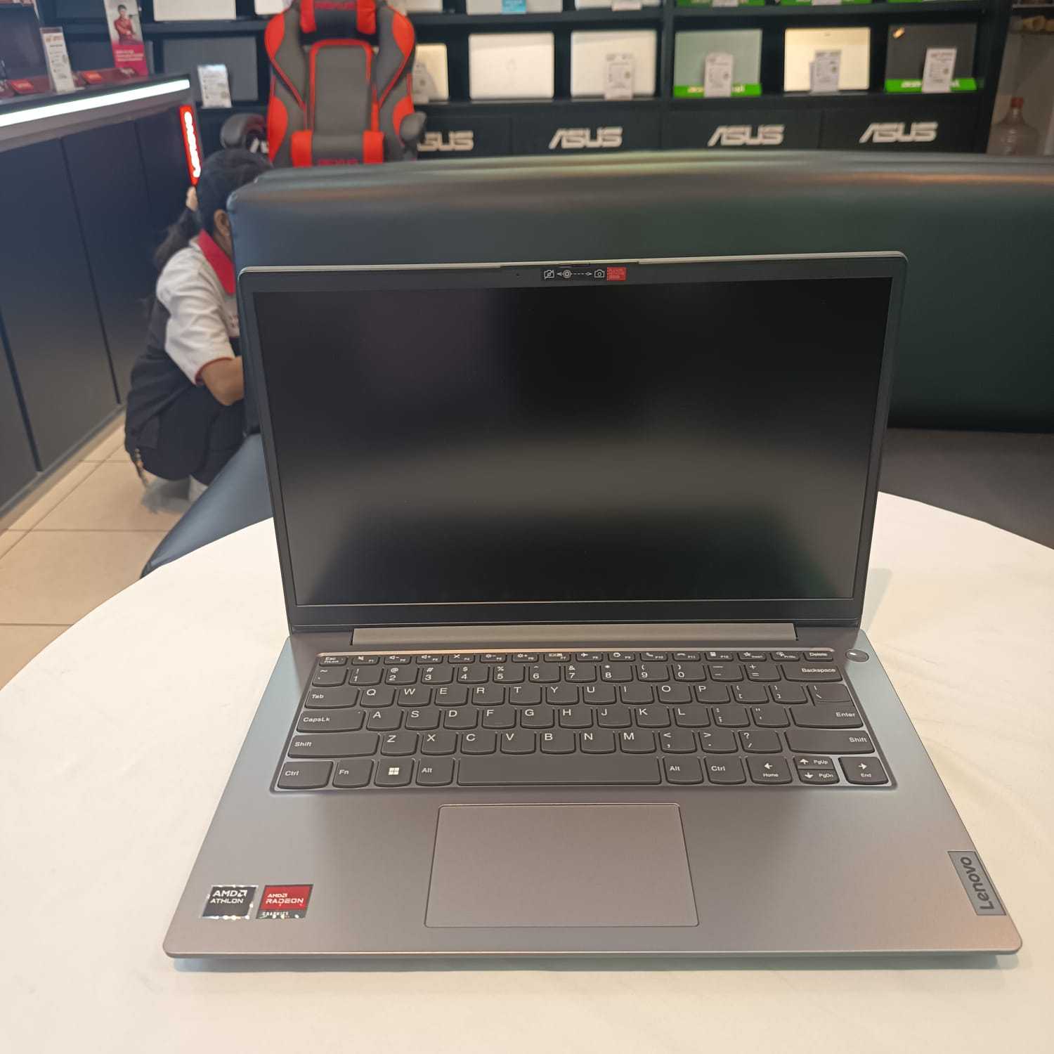 LENOVO V14 G4 AMN-82YT010YID AMD ATHLON SILVER 7120U RAM 8GB LPDDR5 SSD 256GB WINDOWS 11
