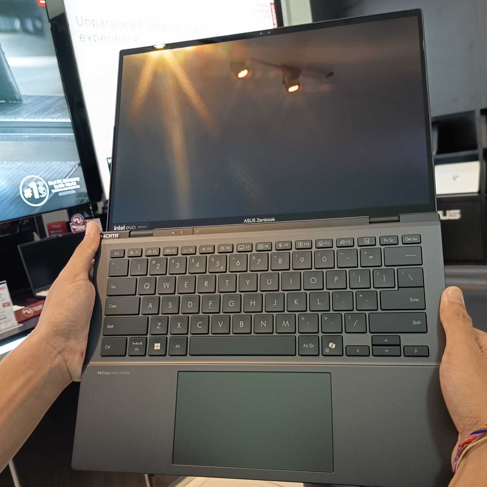 ASUS ZenBook Duo  UX8406CA OLED  Intel Core Ultra 9 285H  RAM 32GB LPDDR5X  SSD 1TB W11 Home OHS 2024+ Microsoft 365 Basic