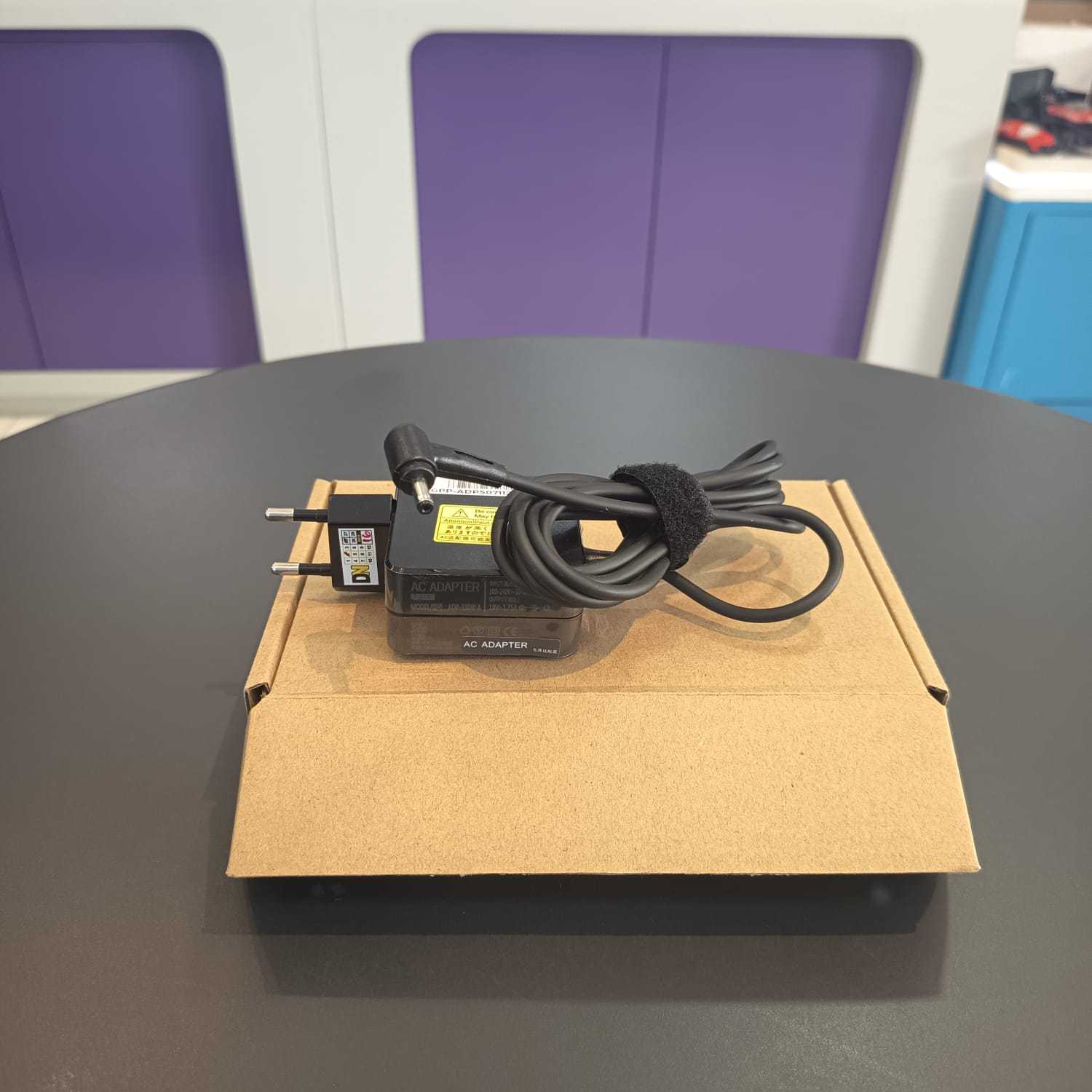 Charger Asus 19V 1.75A