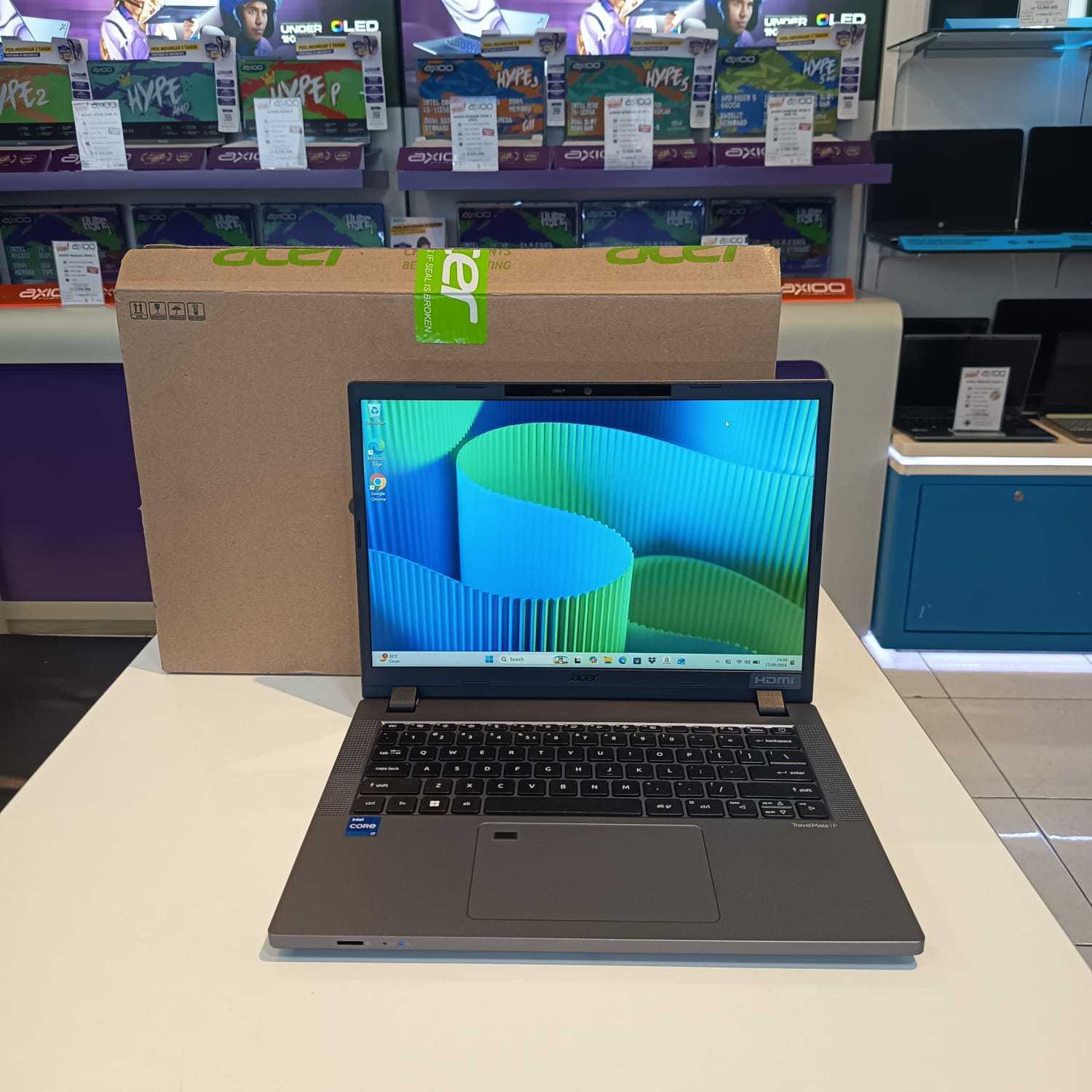 Second Like New Acer Travelmate P214 Intel Core i7-1355U RAM 8GB DDR4 SSD 512GB W 11 Home FullSet
