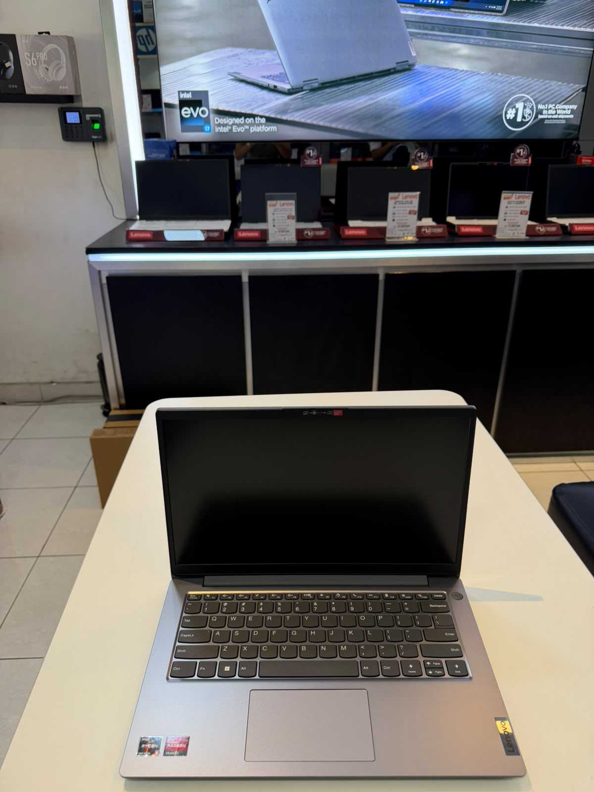 LENOVO V14 G4 AMN-82YT010XID AMD Ryzen 3 7320U 8GB 256GB W11 Home