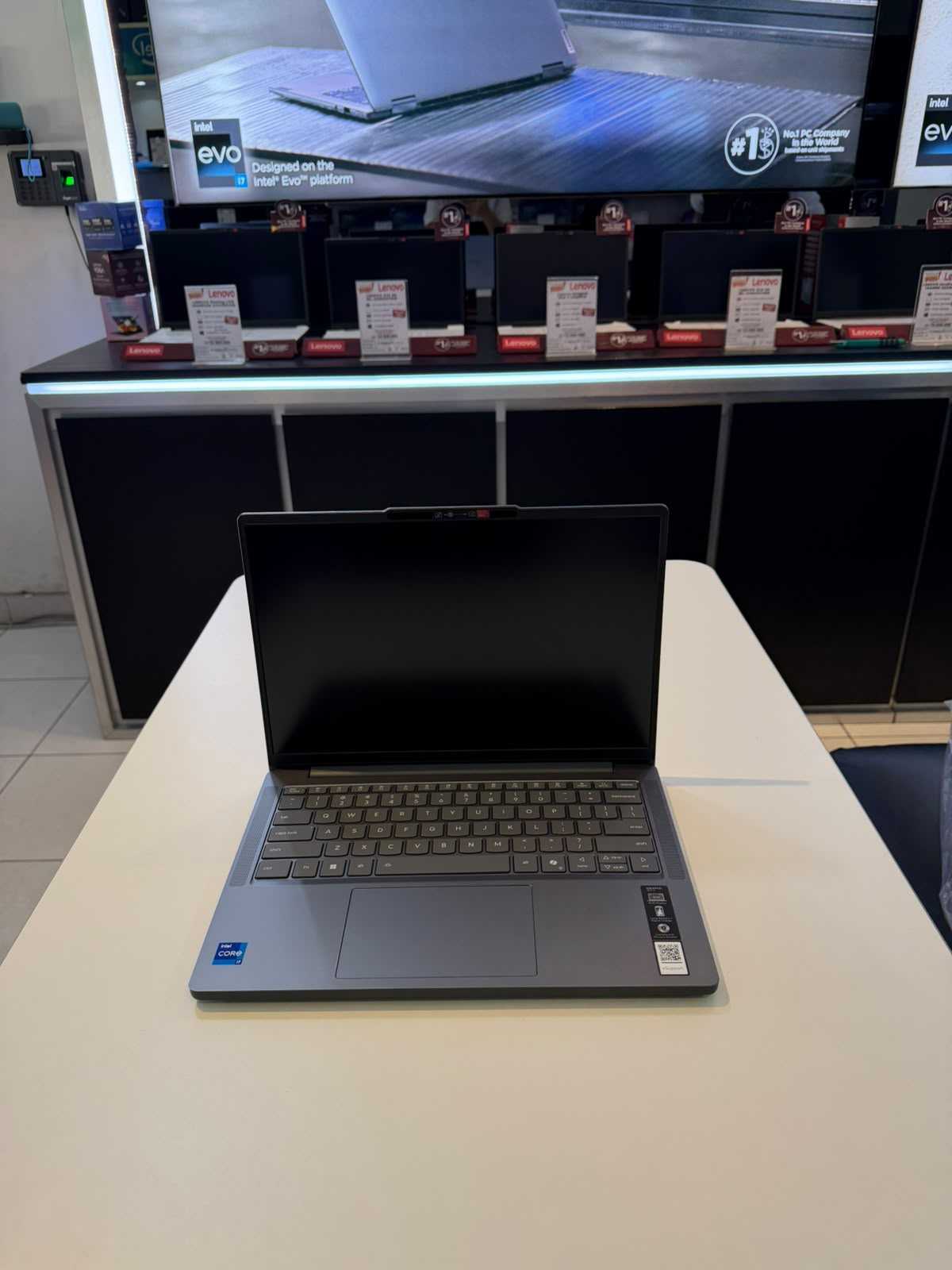 LENOVO IdeaPad Slim 3 14IRH10-83K000FRID Intel Core i7 13620H 16GB DDR5 512GB W11 Home + OHS 2024 