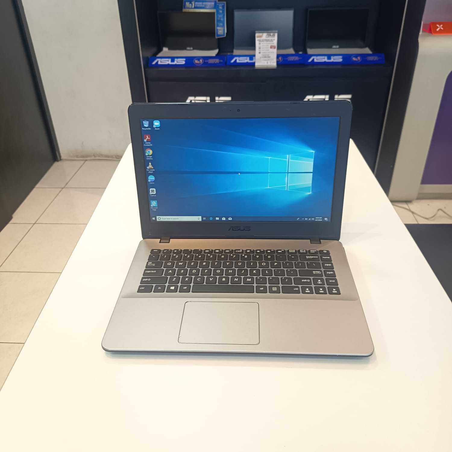 ASUS X442UR INTEL CORE I5-8250U RAM 4GB DDR4 SSD 128GB  W10 HOME Kelengkapan Unit+Charger