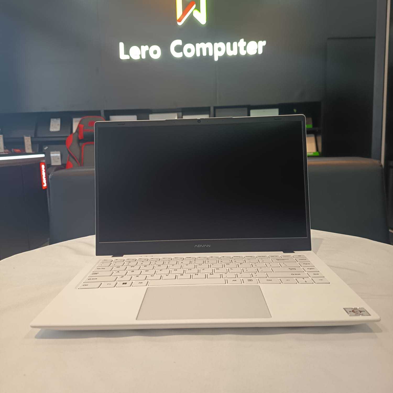 Advan Soulmate X2 L25D-DALI  AMD Athlon 3020e Ram 8GB SSD 128GB Windows 11