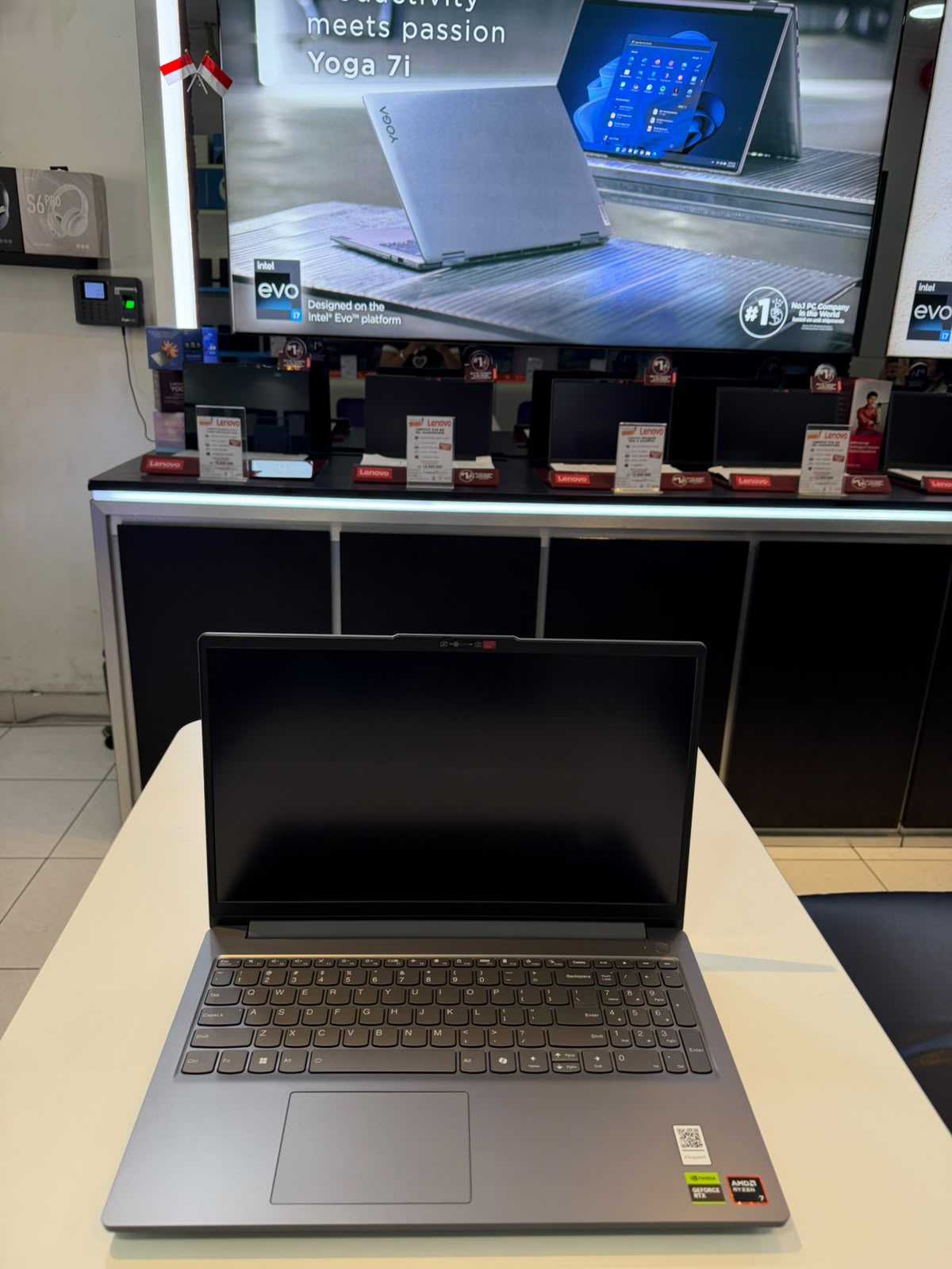 LENOVO Gaming LOQ 15ARP10E-83S000D1ID AMD Ryzen 7 170 16GB DDR5 512GB RTX 3050 6GB W11 Home + OHS 2024
