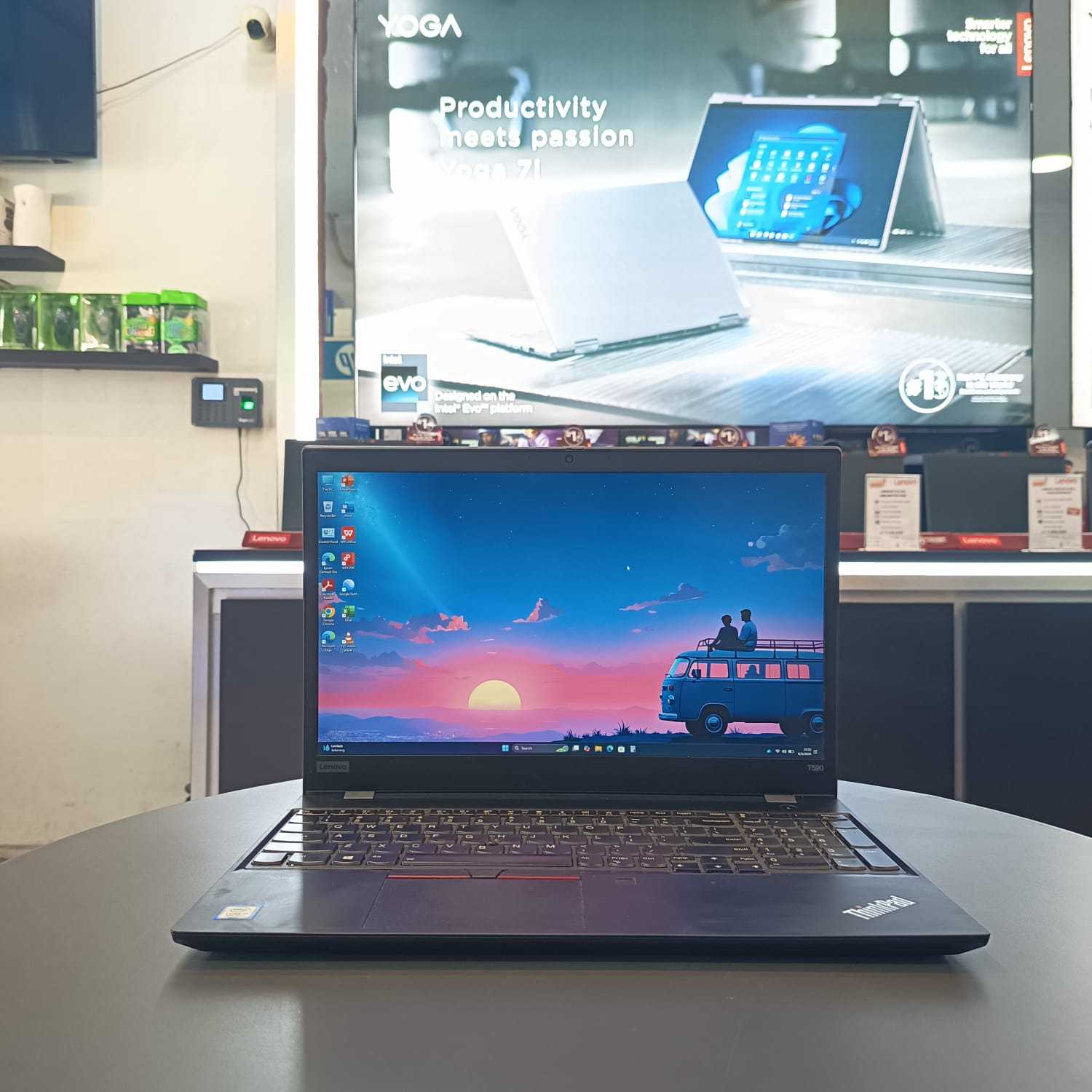 Lenovo Thinkpad T590 Intel Core i7-8565U RAM 16GB SSD 512GB Win 11 Pro  Kelengkapan: Charger