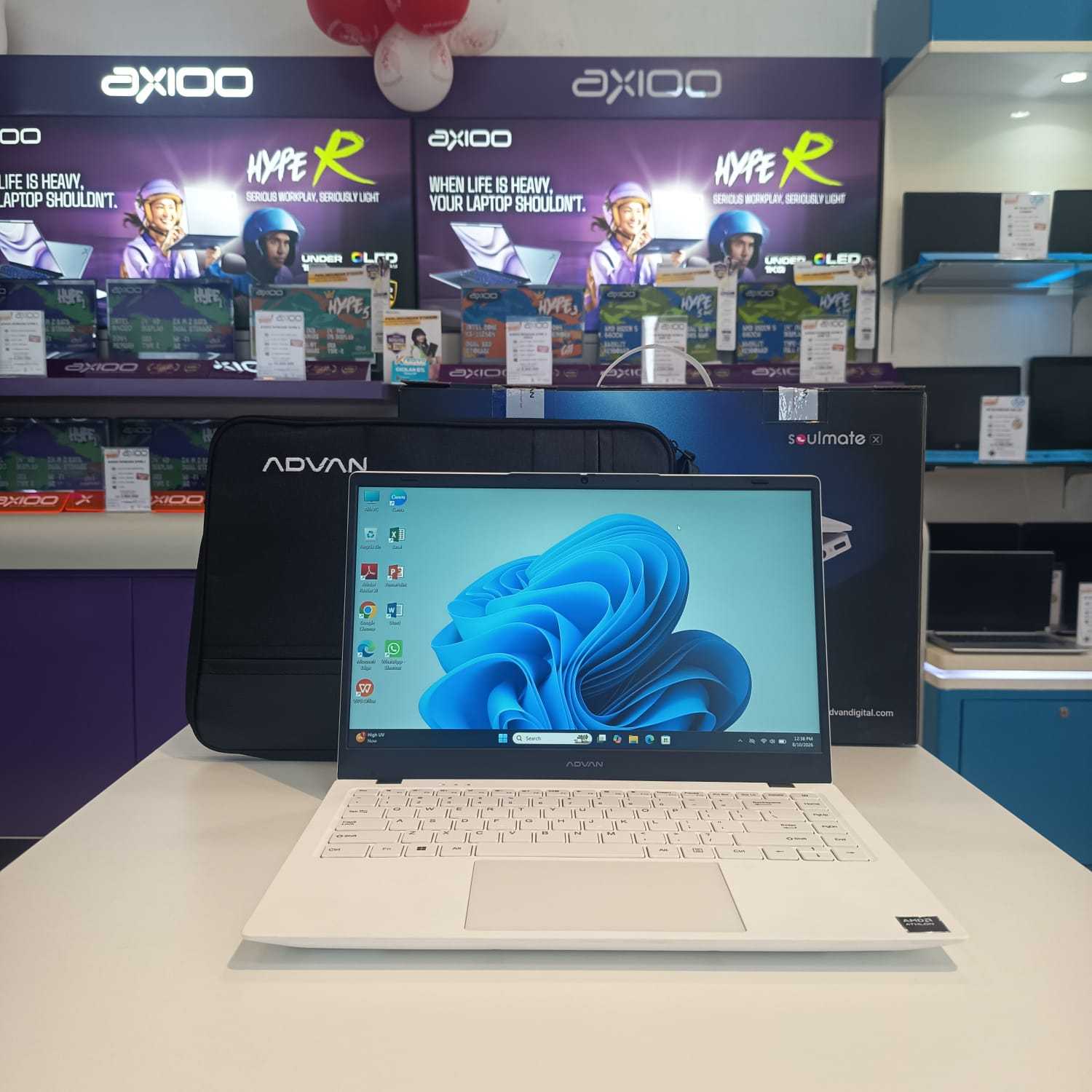 Second Like New Advan Soulmate L25D-DALI1 AMD Radeon 3020e RAM 8GB SSD 128GB Windows 11 Home  Kelengkapan Charger,Tas,BoX