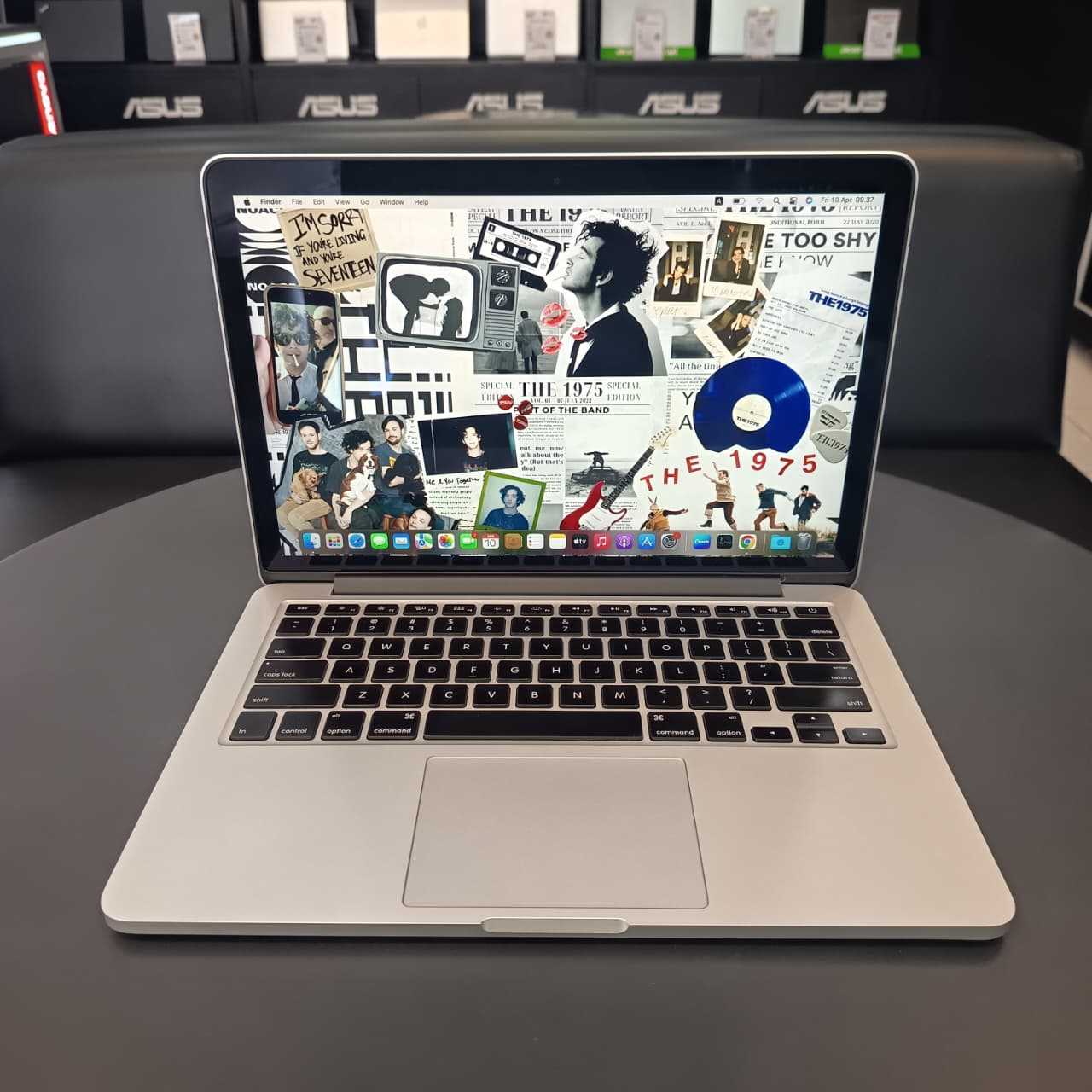 MACBOOK PRO RETINA 2015 DISPLAY 13 INCH PROCESSOR INTEL CORE I5 RAM 8GB DDR3 SSD 256GB MAC OS