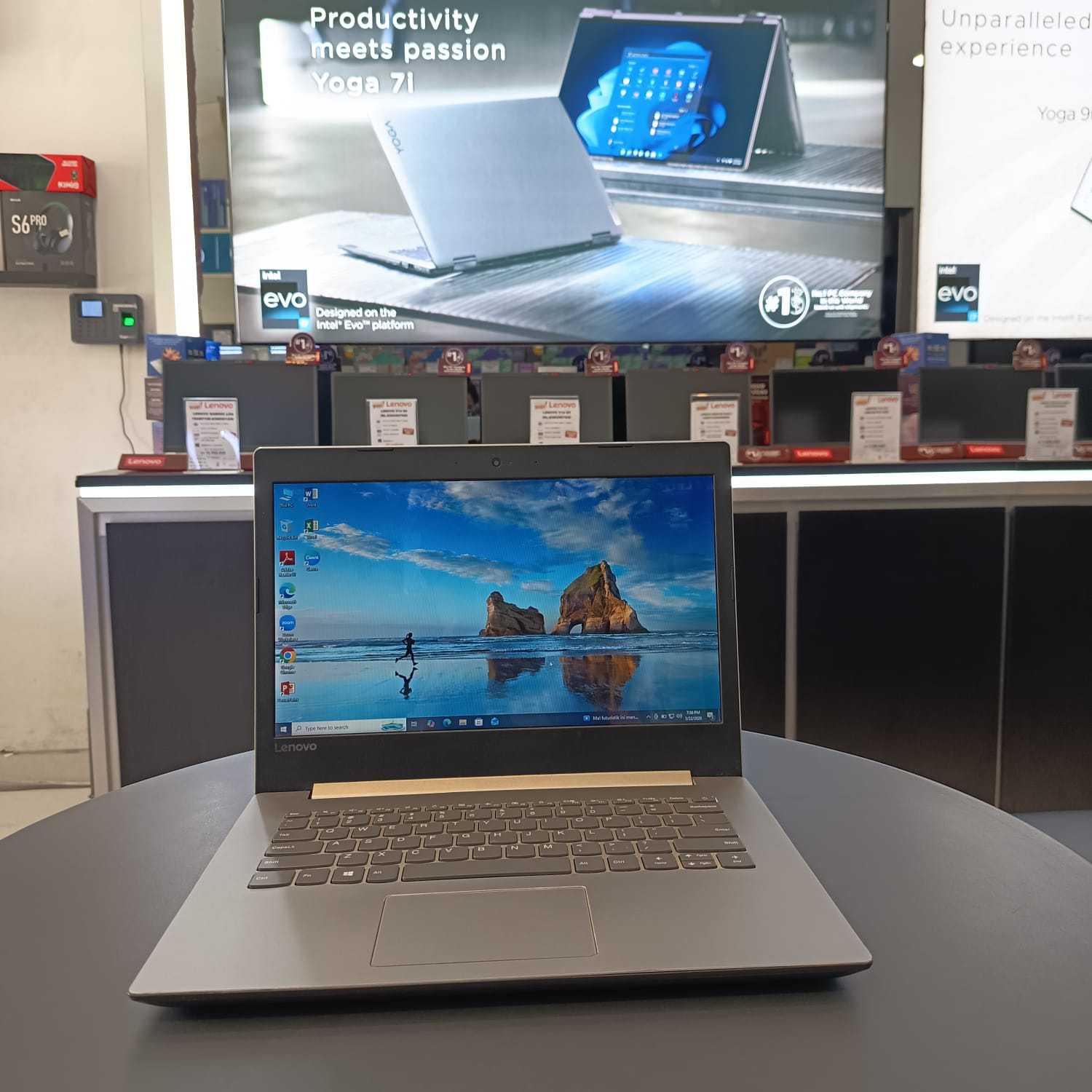 LENOVO 81D5 AMD A9-9425 RADEON R5, 5 RAM 4GB SSD 128GB WINDOWS 10 PRO