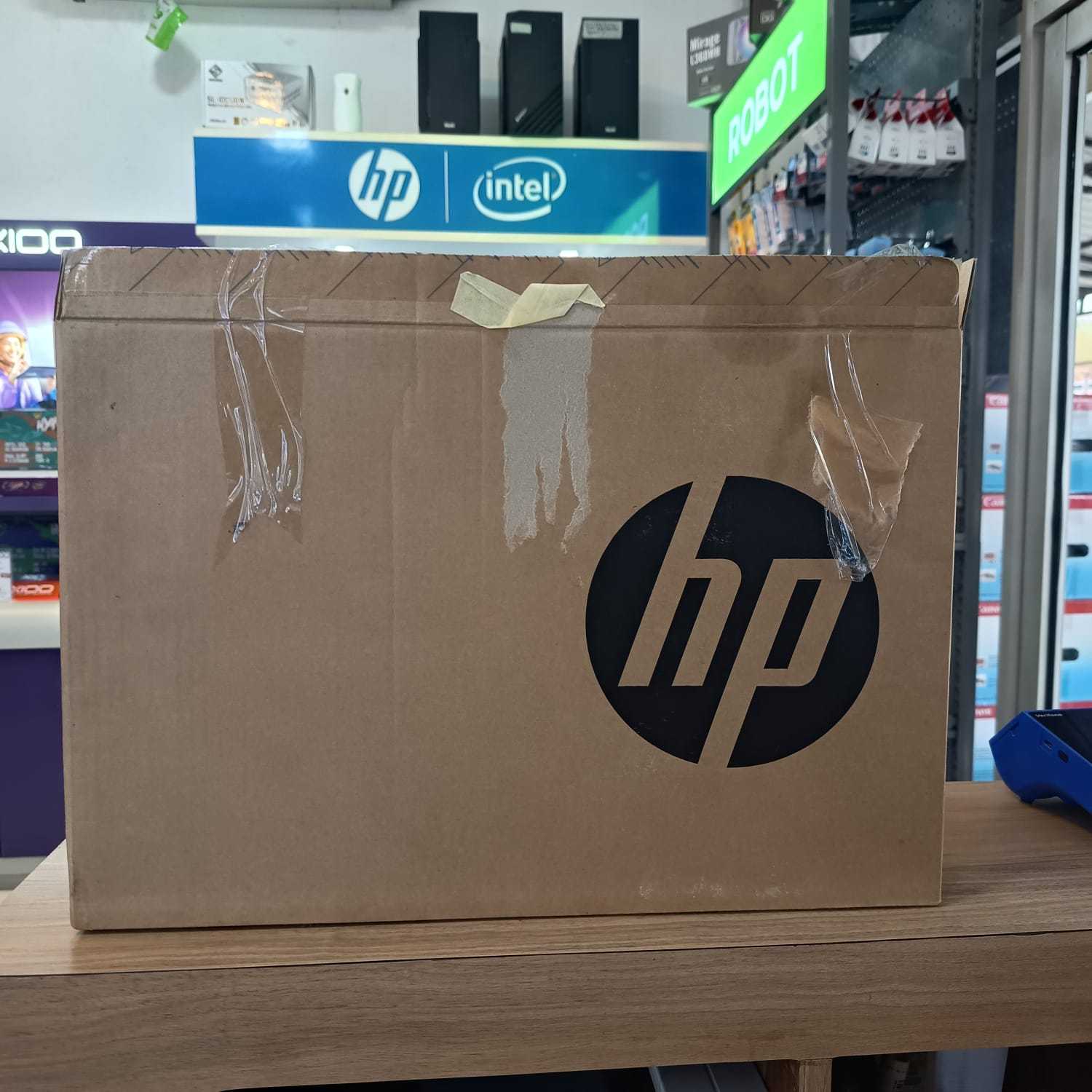 Hp 14s-fq0xxx Proc:AMD Athlon silver 3050U Ram:8gb SSD: 512gb Kelengkapan: Unit,dus ,charger